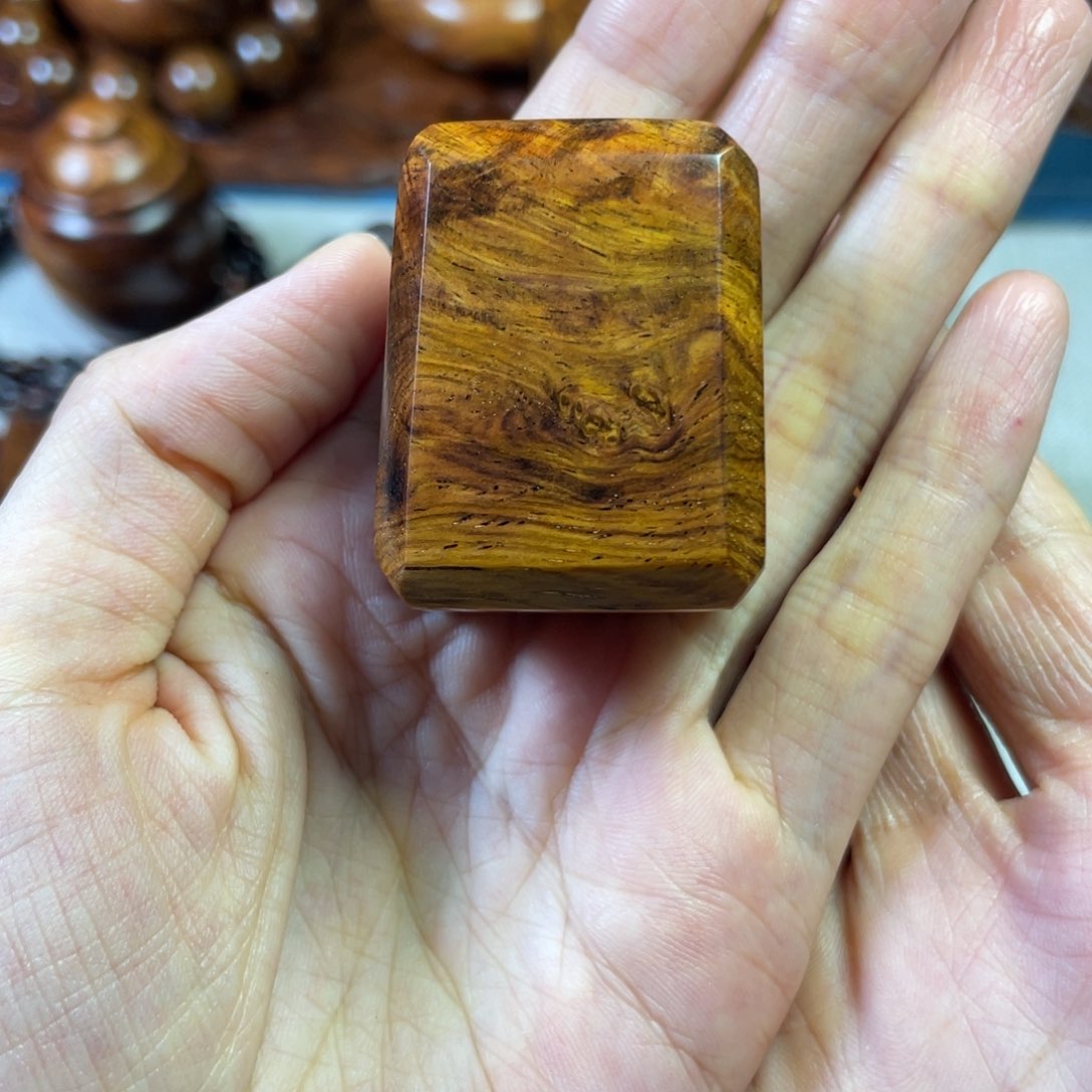 哥***在黄花梨/降香黄檀把件