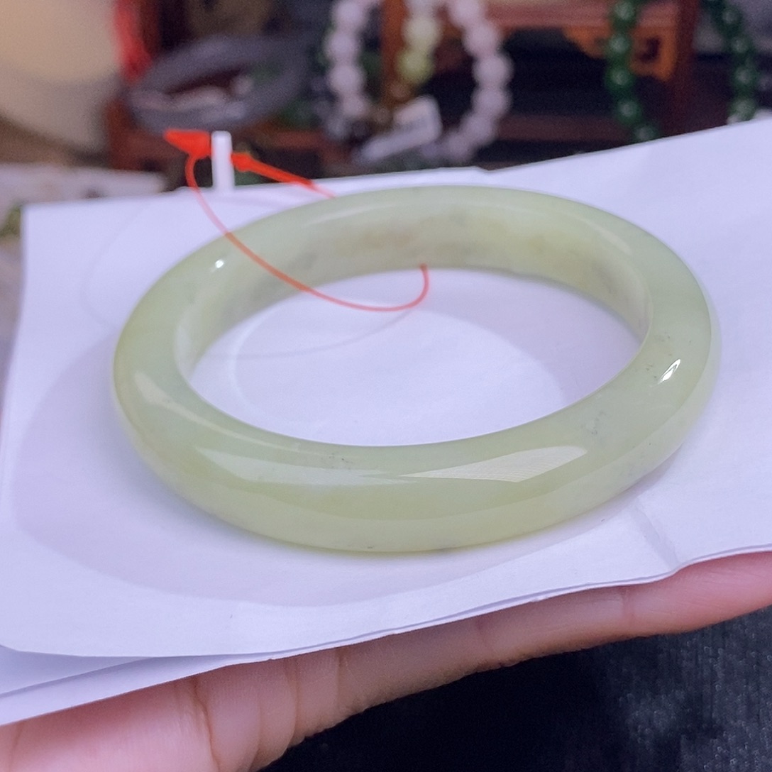 和田玉60.8 黄口点墨青花手镯清货价未镶嵌