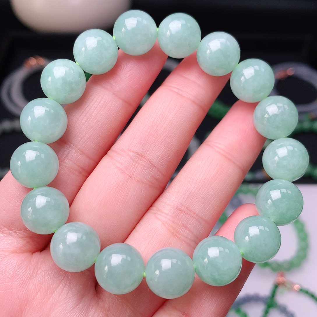 翡翠手链未镶嵌翡翠