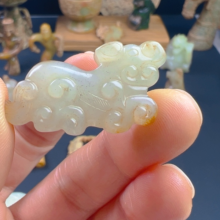 小***哥和田玉（糖玉）未镶嵌颈饰