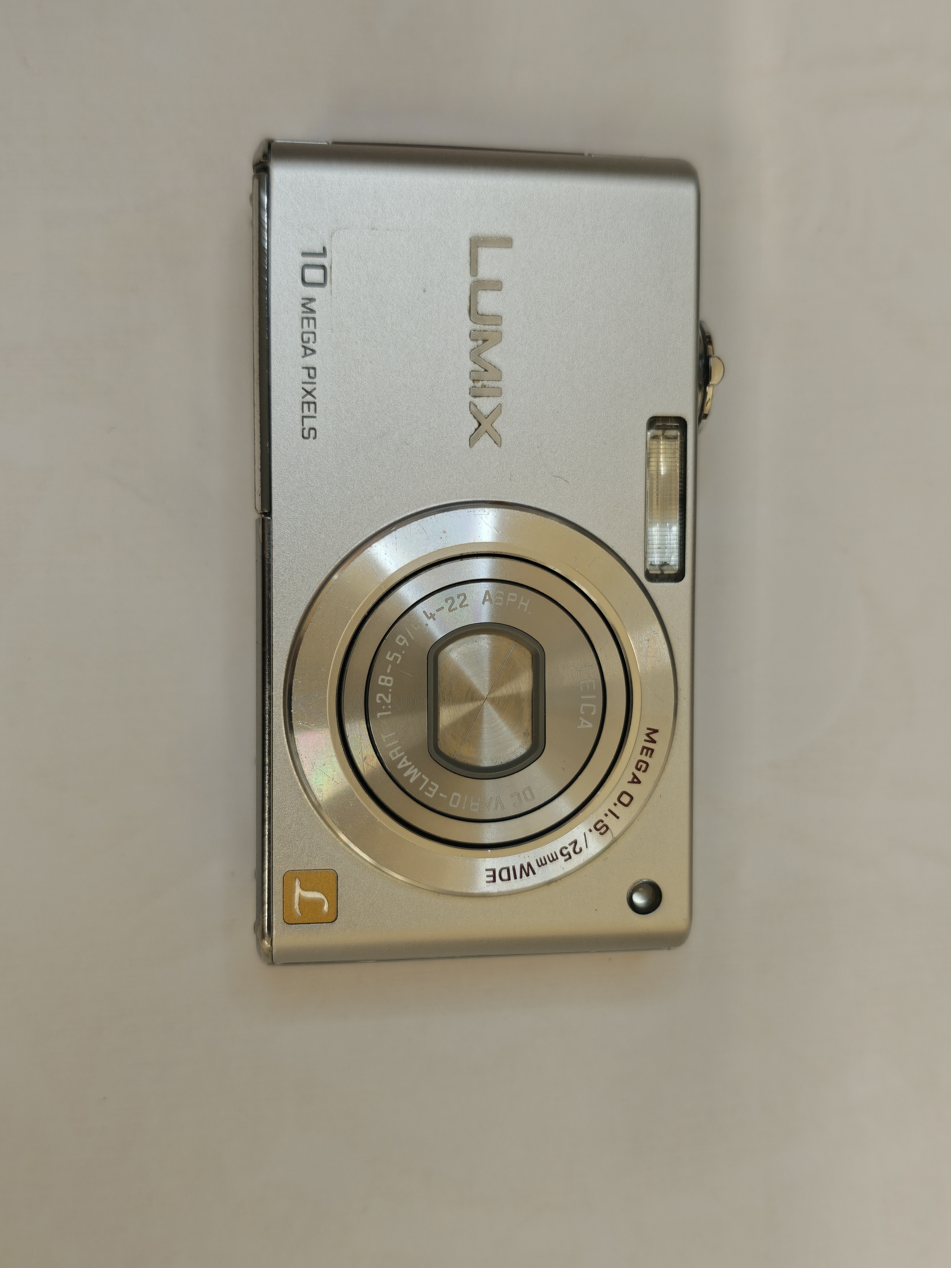 9新 Panasonic/松下 Fx38 1000w像素3倍光变 屏贴膜便携CCD相机