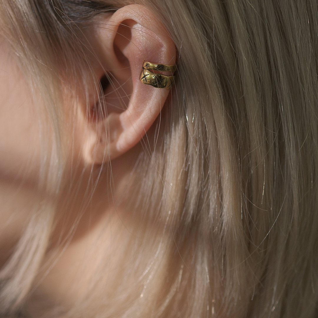 周帝王电黑金黄金复古半耳夹时尚纯金气质耳骨夹简约轻奢耳饰