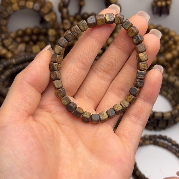 沉香碎屑沉香种植奇楠沉水浮 卡05，3.6克