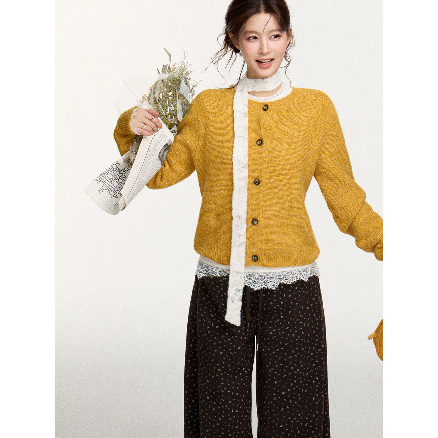 谢不肉 简约外搭圆领针织毛衣开衫女冬季韩版减龄修身上衣51161