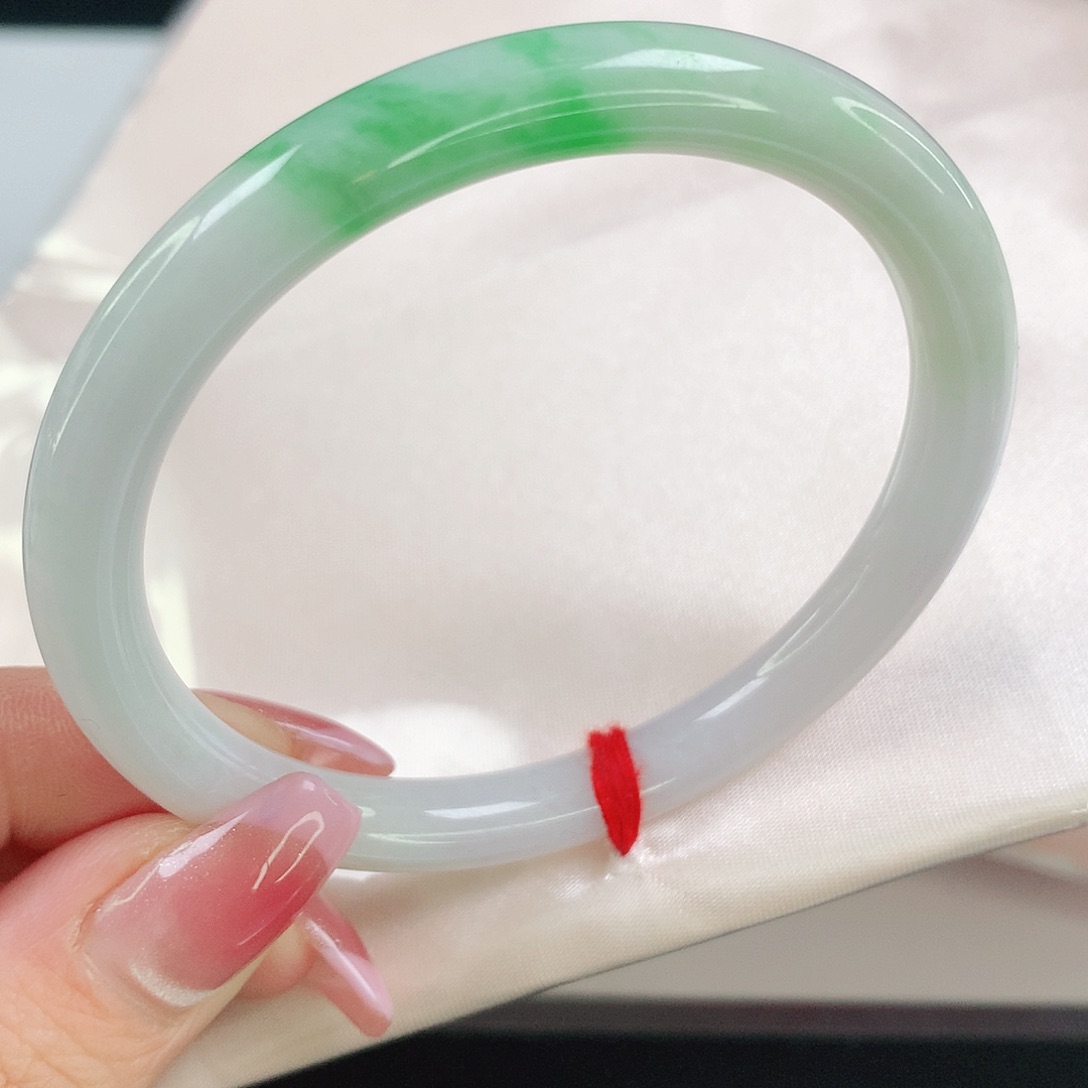 翡翠手镯未镶嵌152翡翠