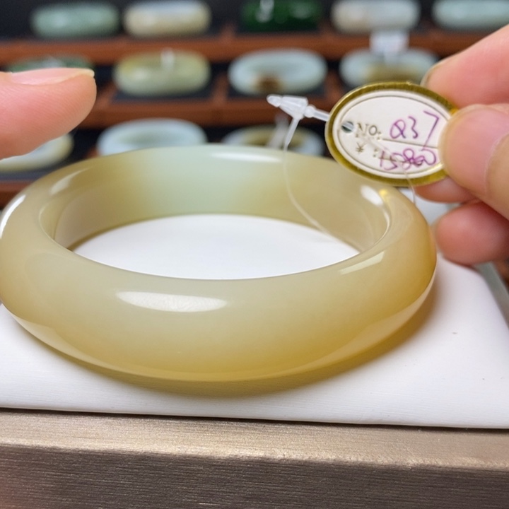 和田玉（糖玉）手镯未镶嵌