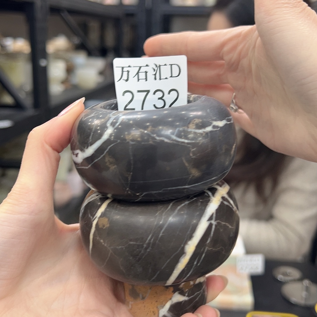 石材2732两件，……..