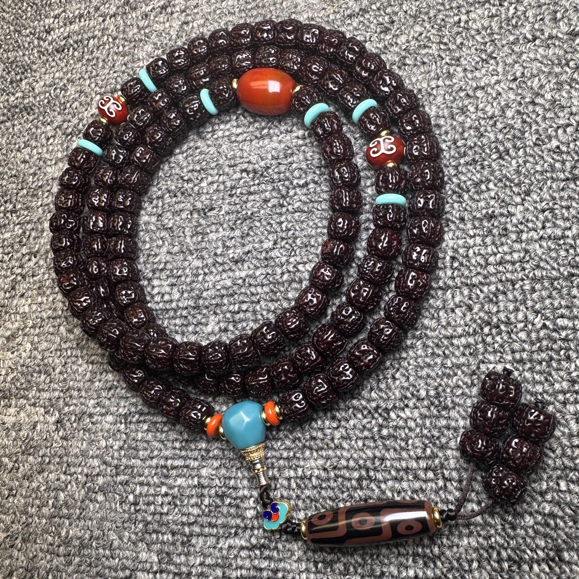 『一等货』黑金老金刚11左右 藏式盘龙纹 牛津紫红色