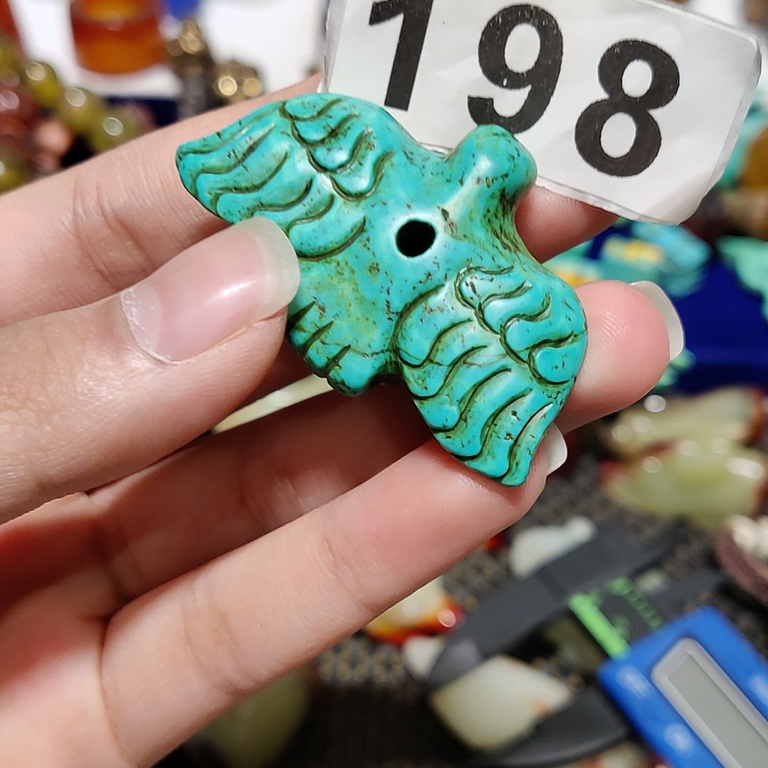 透闪石质玉未镶嵌颈饰