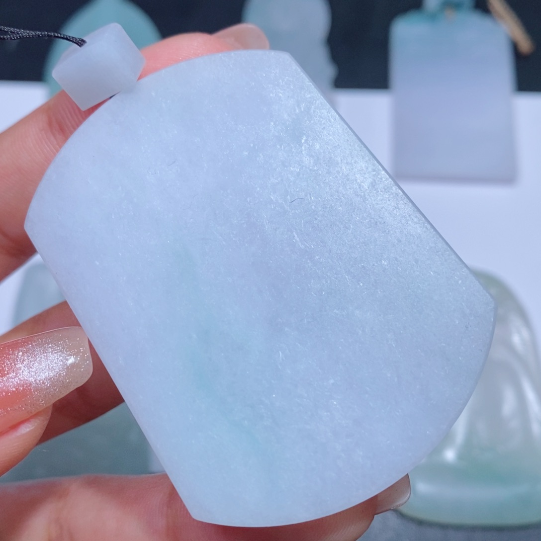 定制翡翠吊坠未镶嵌