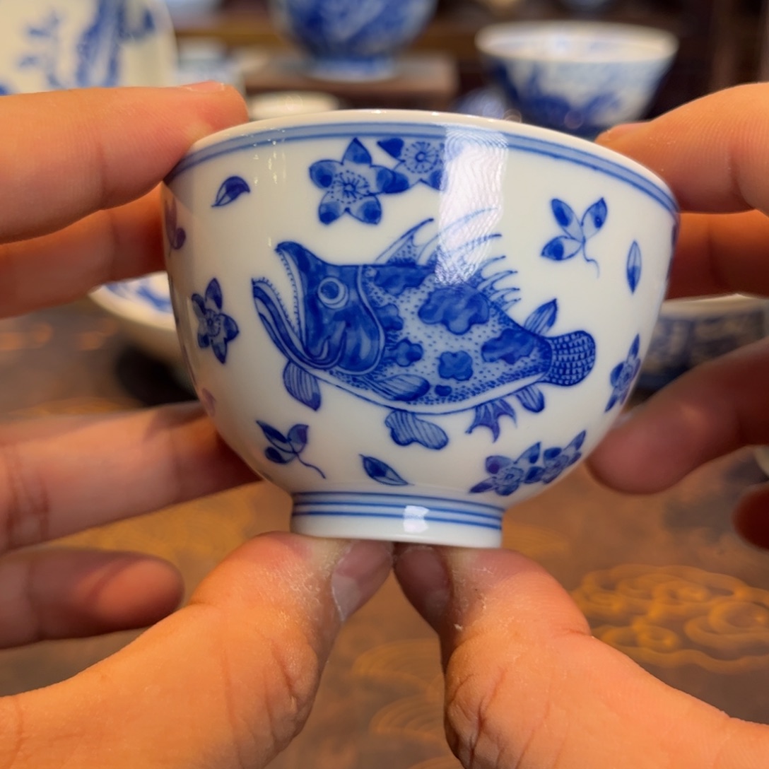 青花桃花鳜鱼鸡心杯