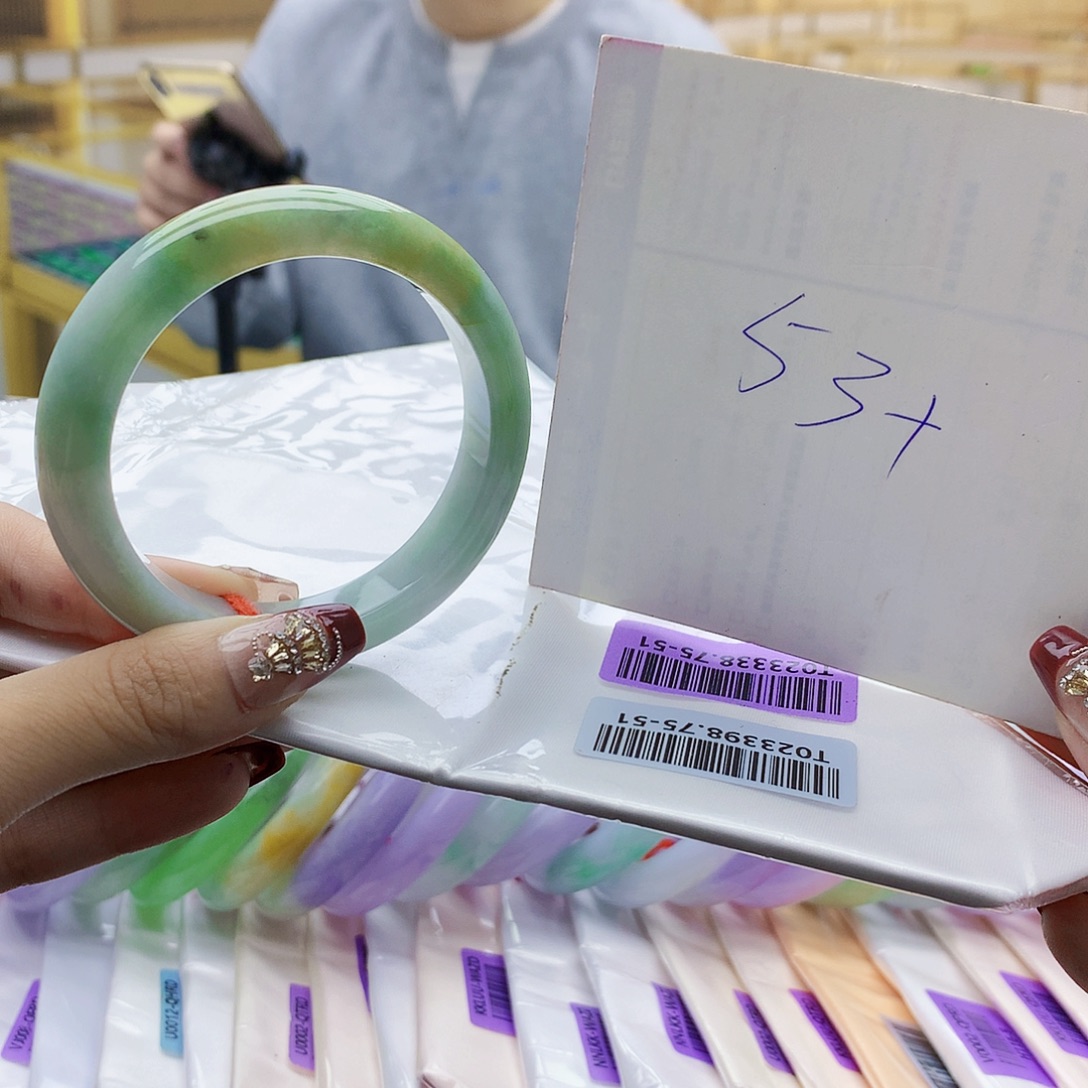 翡翠未镶嵌手镯jnn