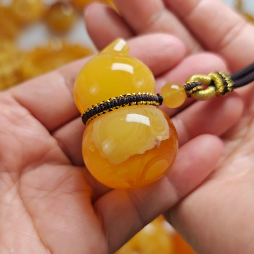 蜜蜡吊坠(赠链)未镶嵌