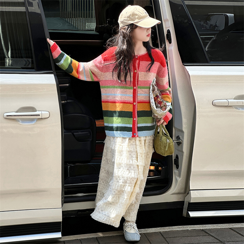 2025新款宽松秋季女童毛衣针织衫条纹设计感时尚甜美外套网红开衫