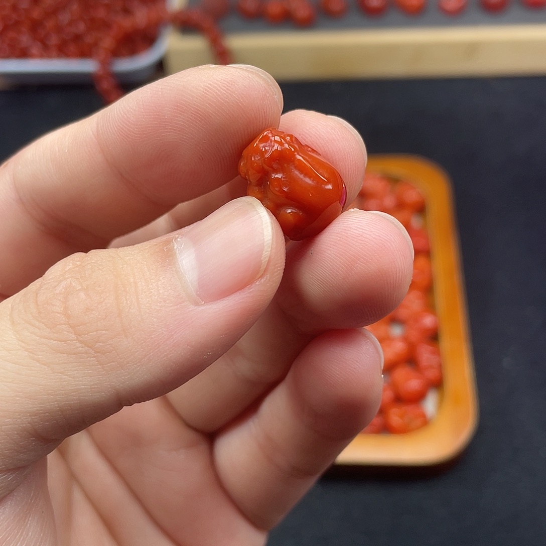 未镶嵌5号瓦西火焰红卡11*16貔貅一个南红玛瑙