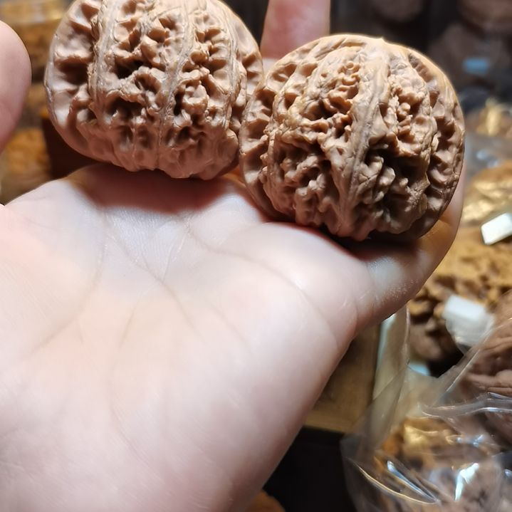 文玩核桃吊坠46粗筋狮子