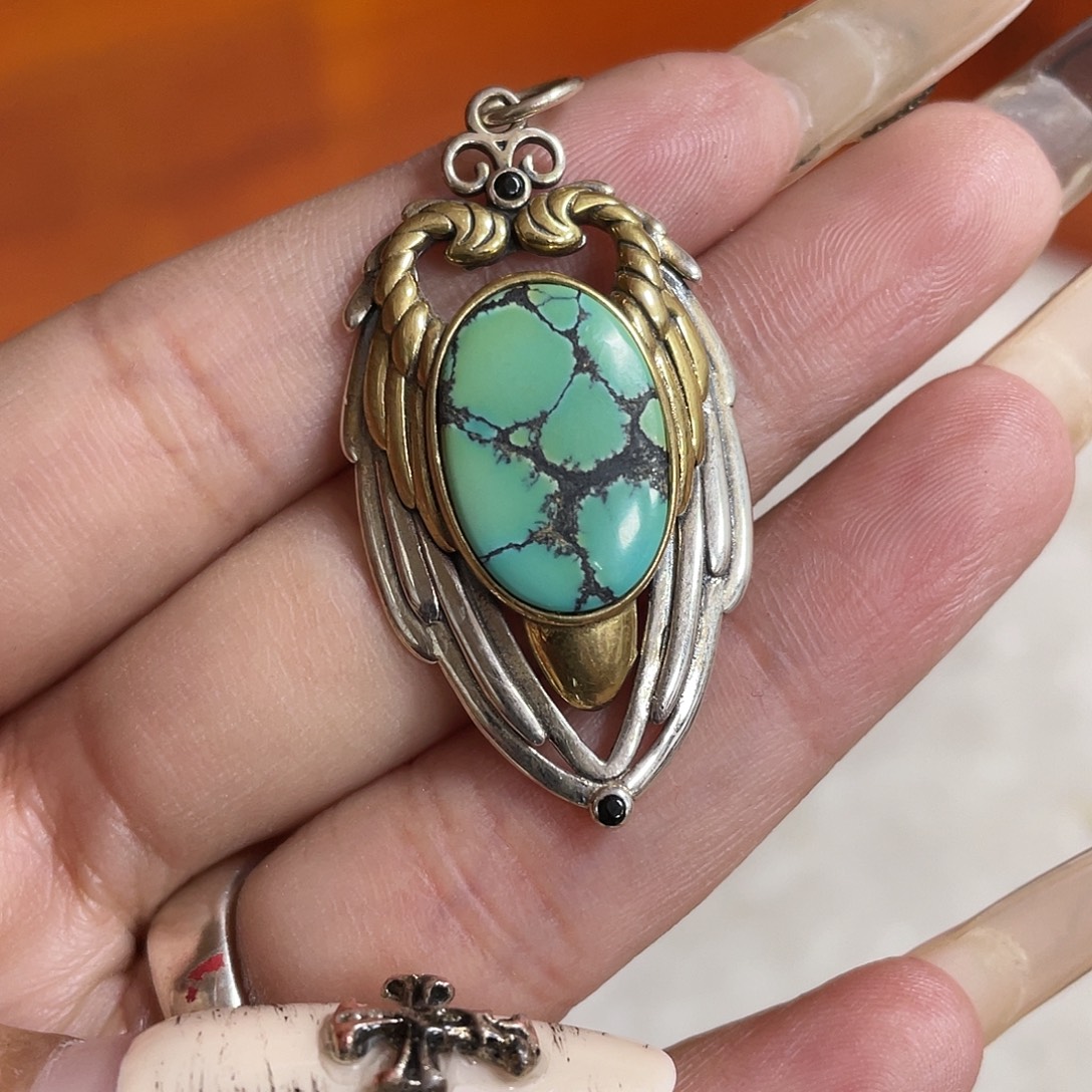 H***I绿松石银S925镶嵌颈饰吊坠