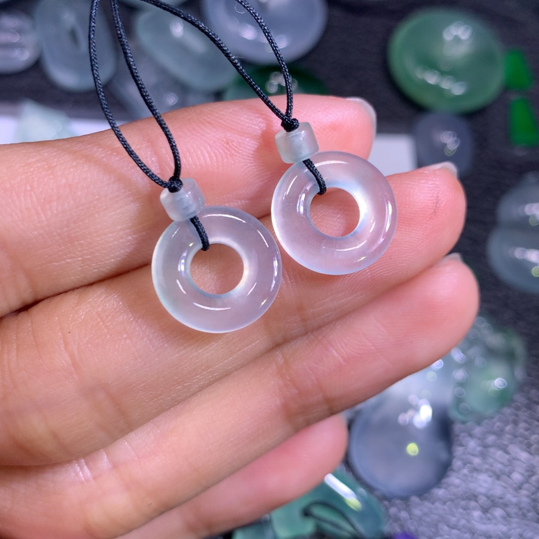 翡翠颈饰未镶嵌咕*翡翠