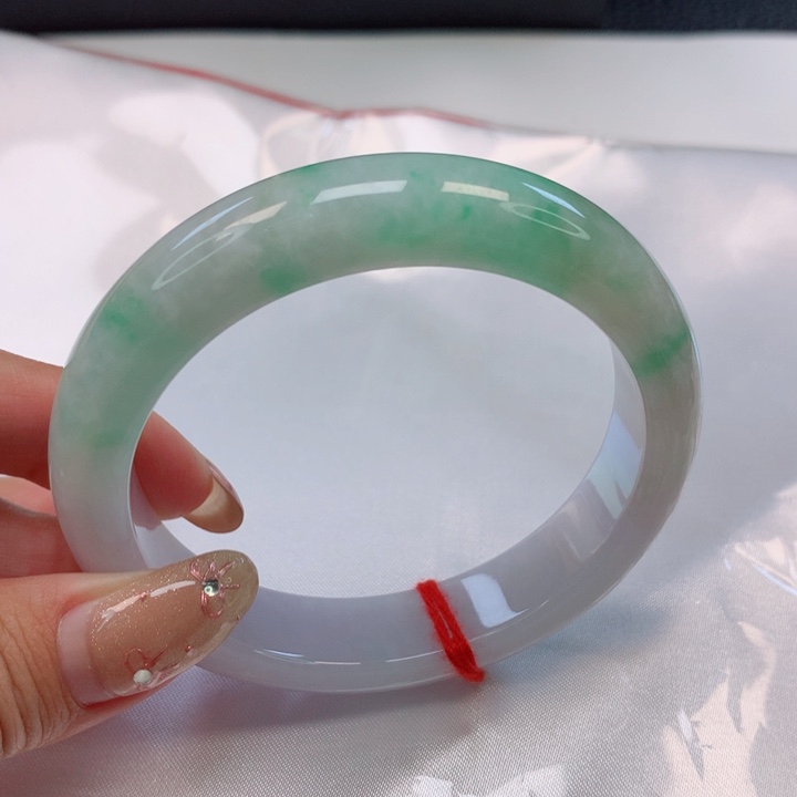 翡翠手镯未镶嵌57圈