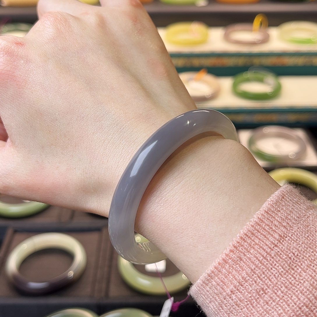 和田玉未镶嵌手镯紫晴