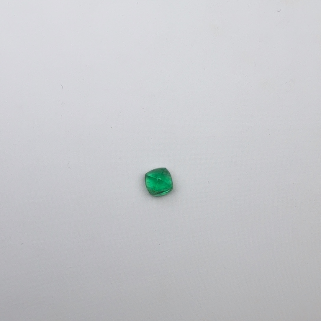 小***子祖母绿裸石天然方5mm