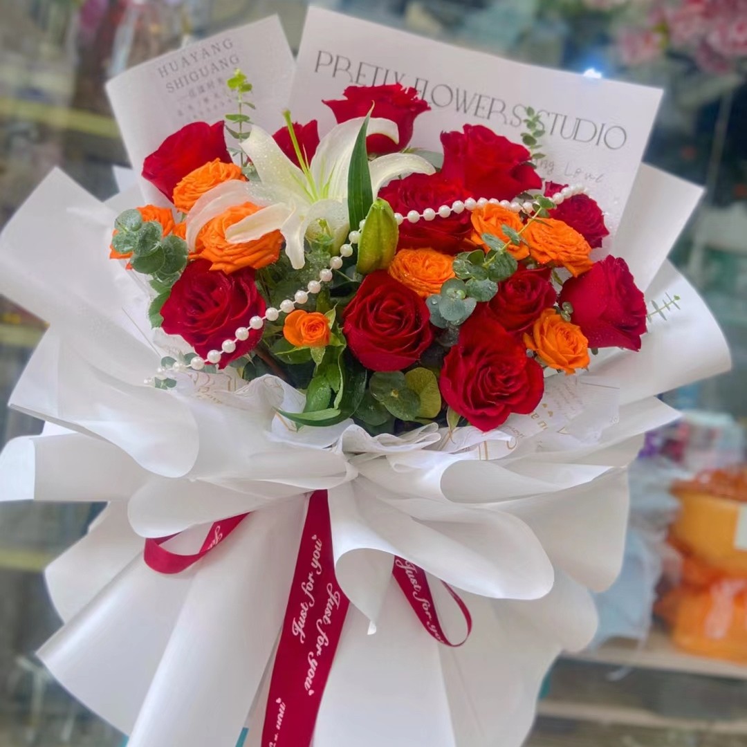 【情人节店长推荐】1支百合➕11支红玫瑰➕橙芭比