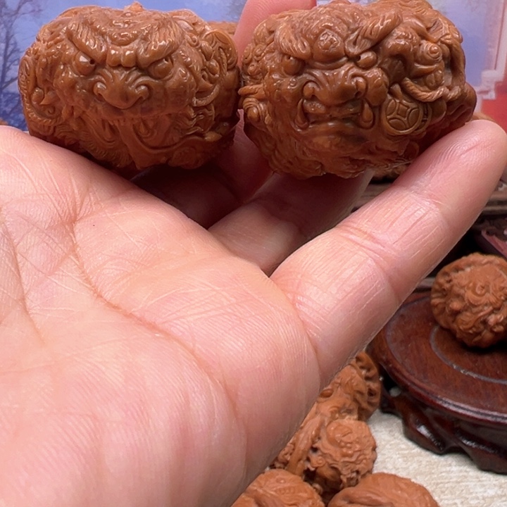 ハ****核桃把件蛤蟆头貔貅