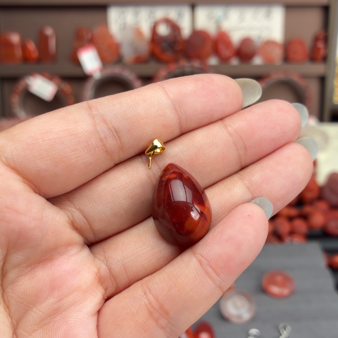 @****南红玛瑙未镶嵌颈饰水滴牌➕扣头