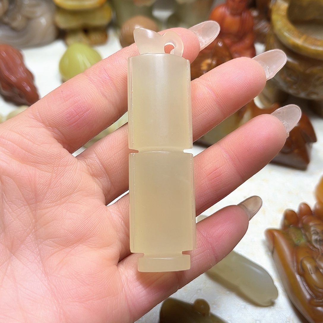 白玉菩提吊坠白玉菩提吊坠