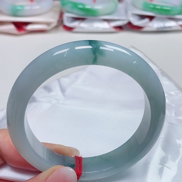 翡翠手镯未镶嵌缅甸翡翠