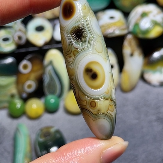 【闪购商品】玛瑙珠宝奇石未镶嵌缘**白