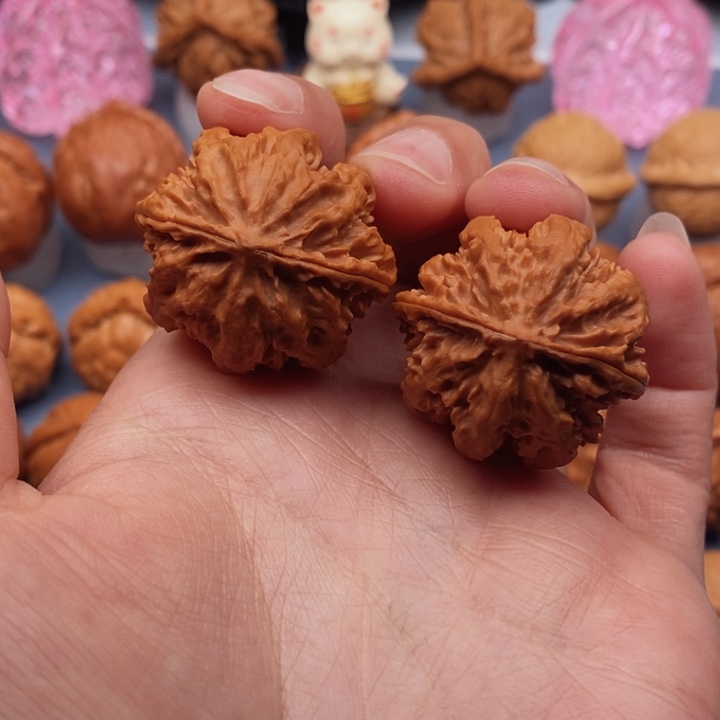 文玩核桃把件九龙筋