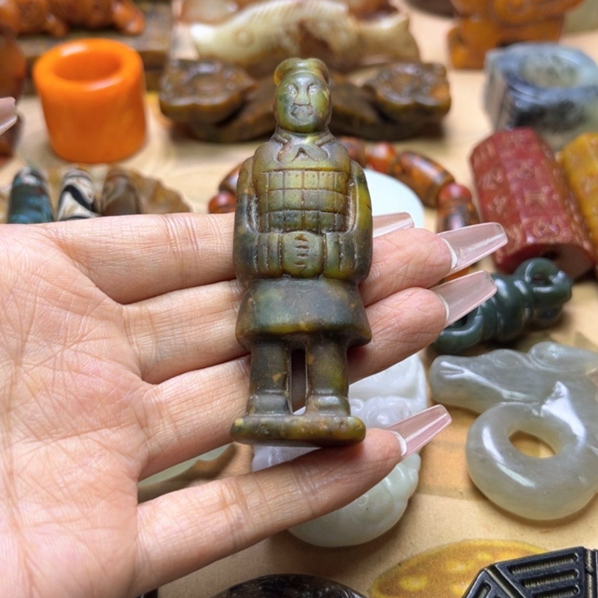 【闪购商品】蛇纹石玉颈饰未镶嵌