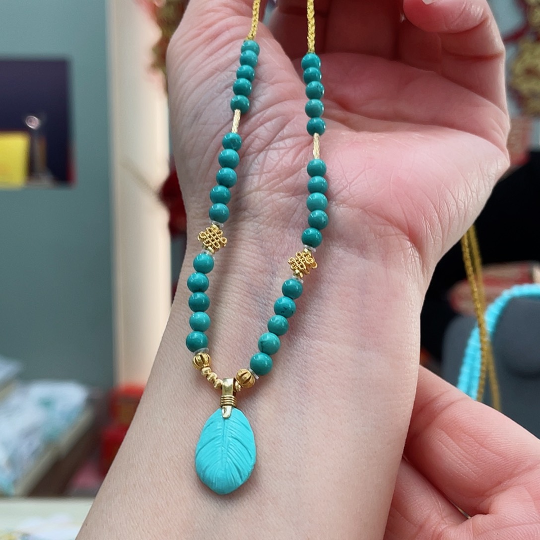 绿松石颈饰18K金镶嵌