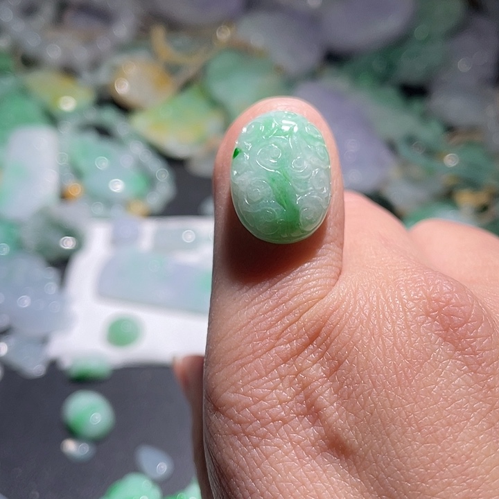 颈饰未镶嵌翡翠天