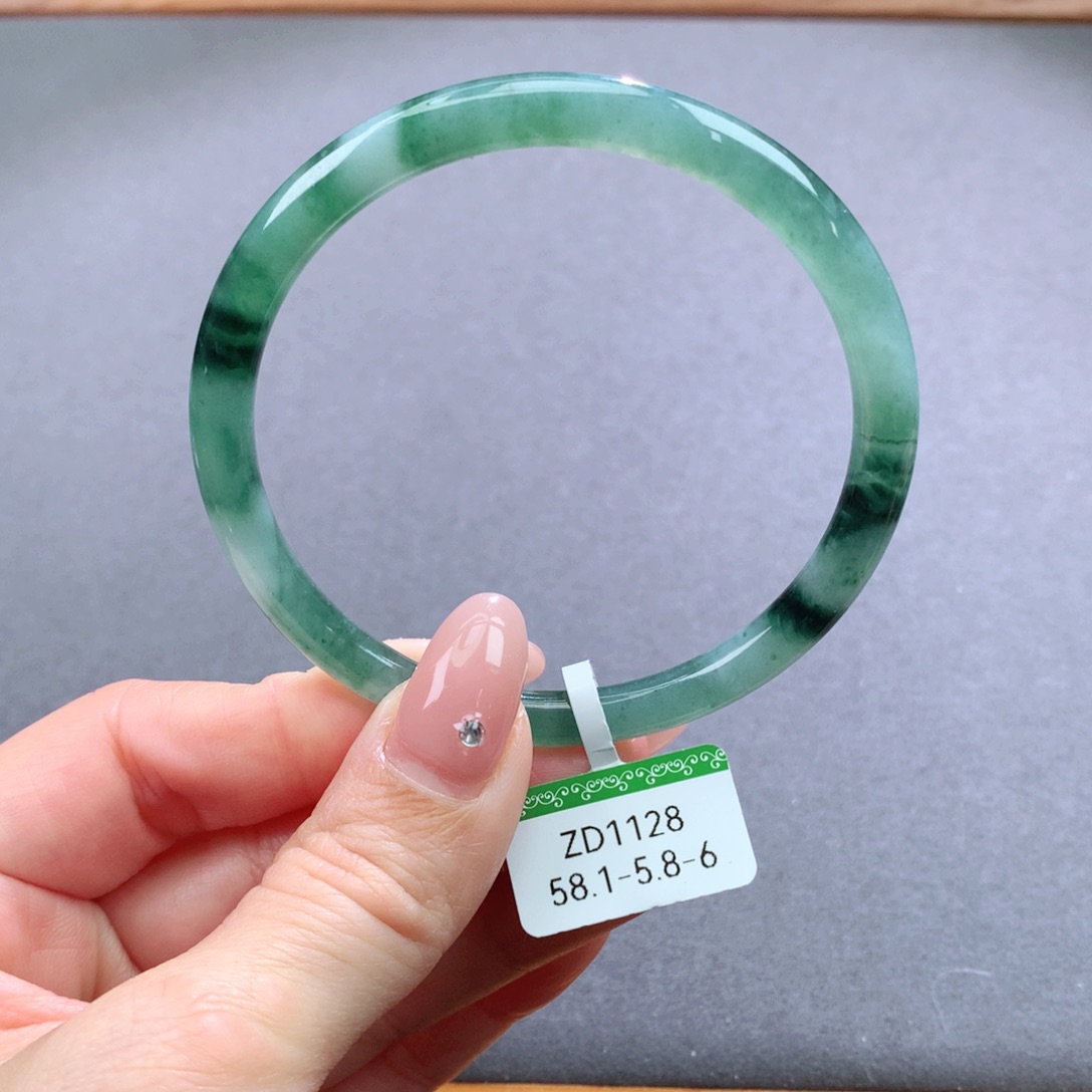 翡翠手镯未镶嵌天然翡翠手镯叮当镯