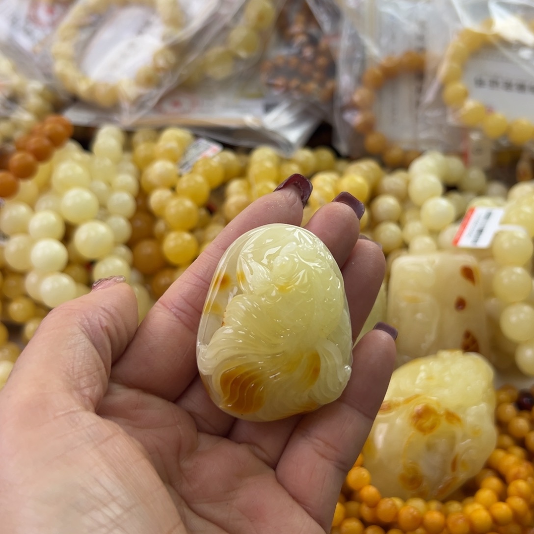 琥珀珠宝奇石未镶嵌