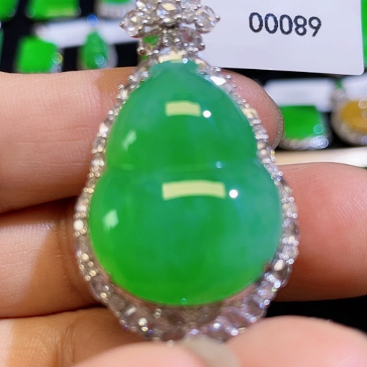 【闪购商品】翡翠吊坠(不含链)未镶嵌天然翡翠葫芦