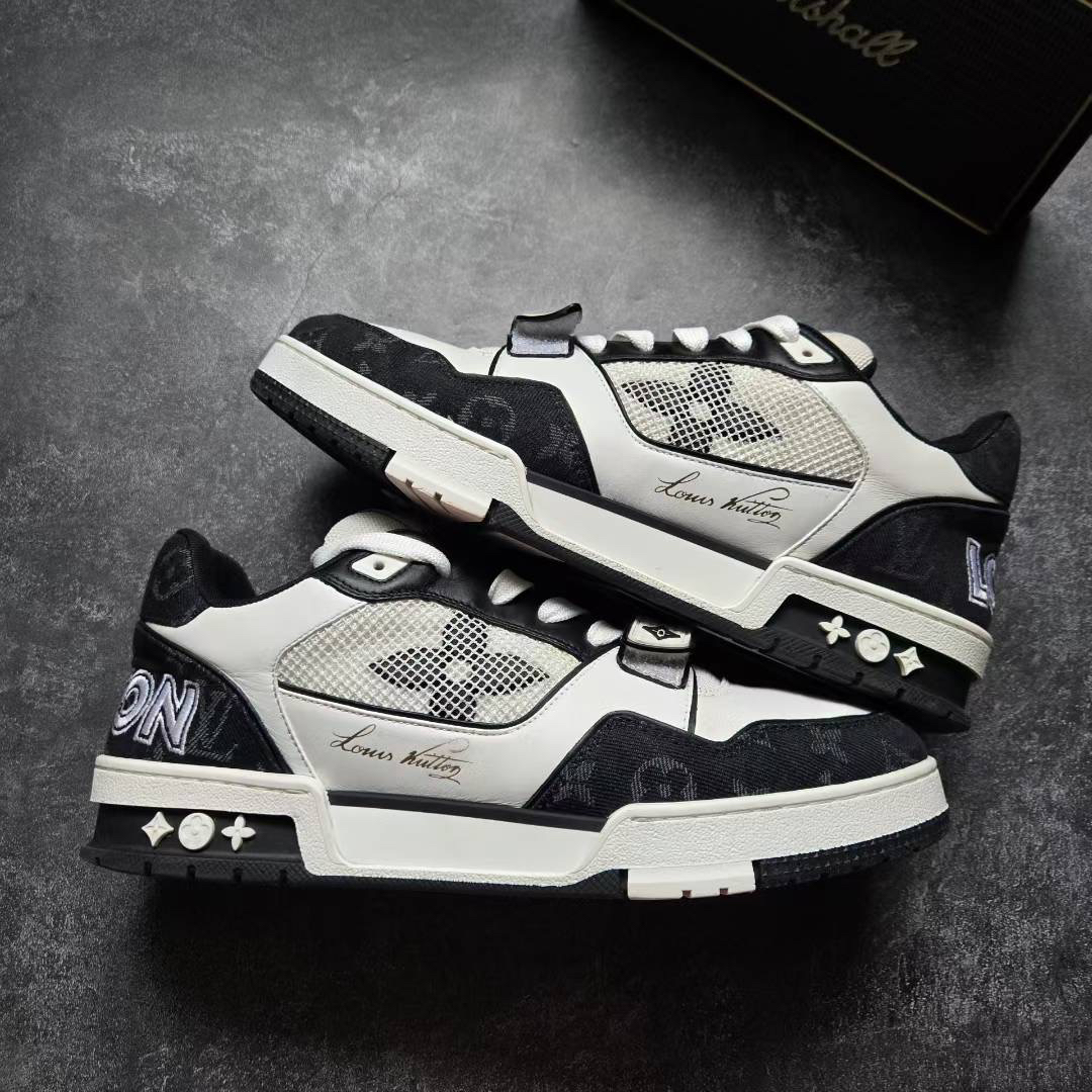 95新 LouisVuitton/路易威登 42码 TRAINER 黑白牛仔魔术贴鞋