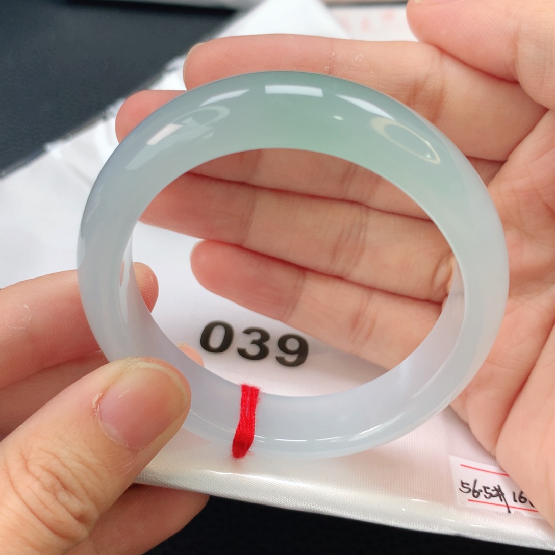 翡翠手镯未镶嵌方**圆贵妃56.5