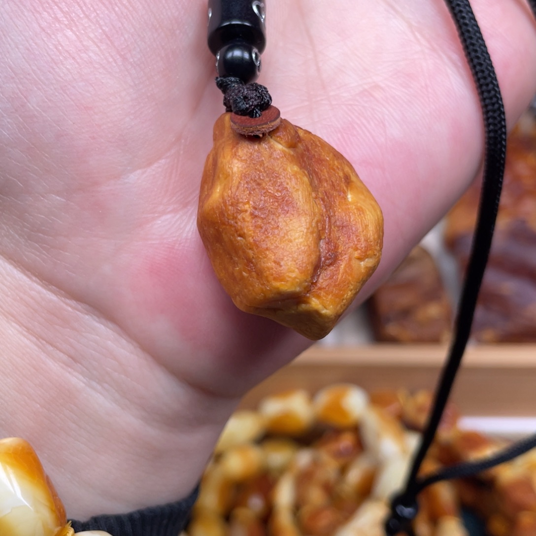 蜜蜡珠宝奇石未镶嵌