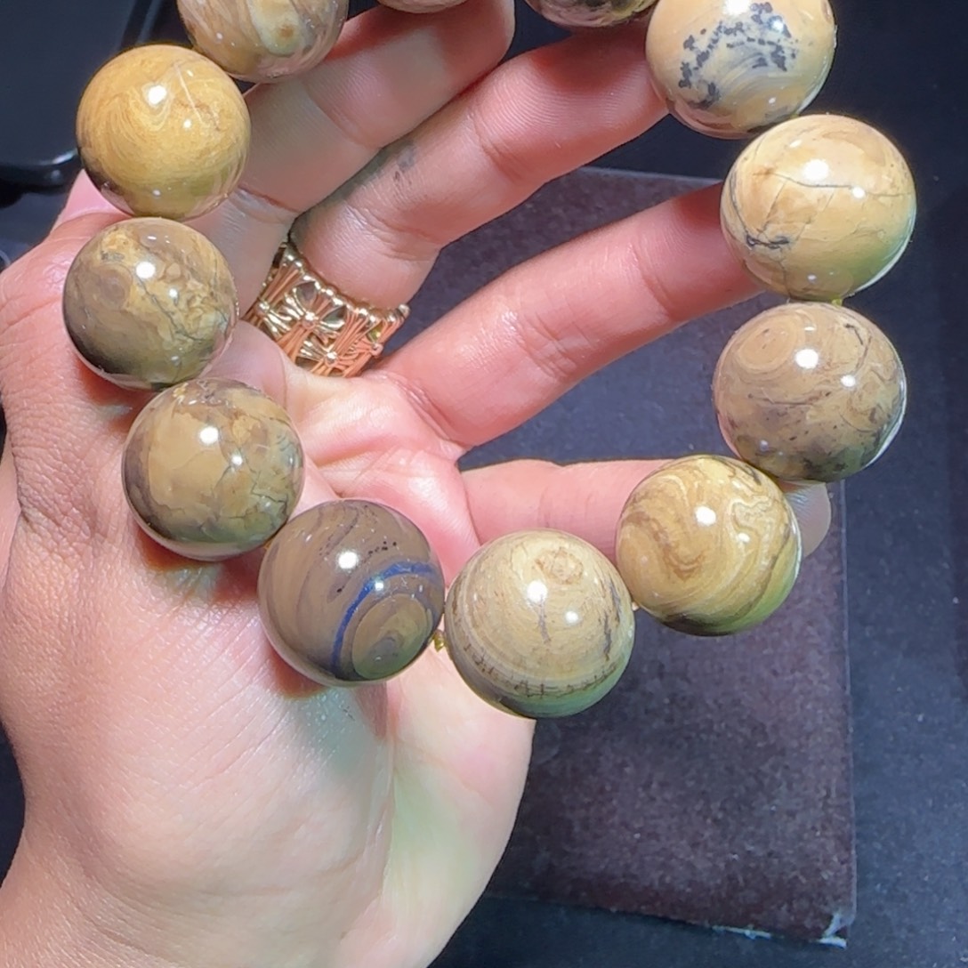 琥珀未镶嵌裸石琥珀