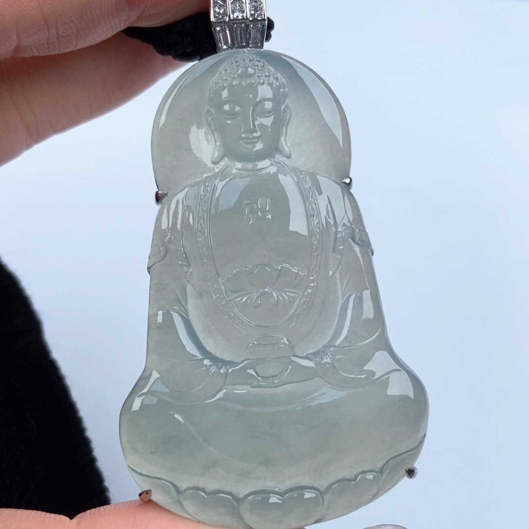 翡翠颈饰未镶嵌大日如来佛