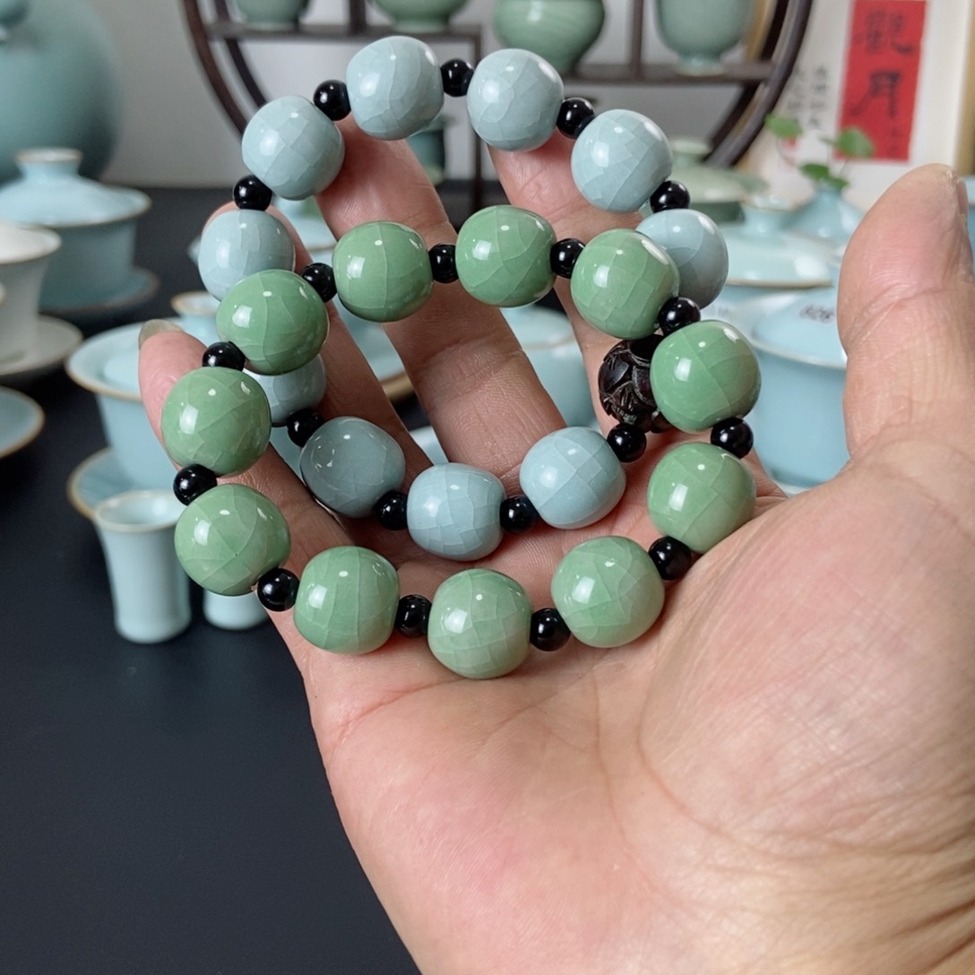 孙*麒汝瓷天青豆绿手串