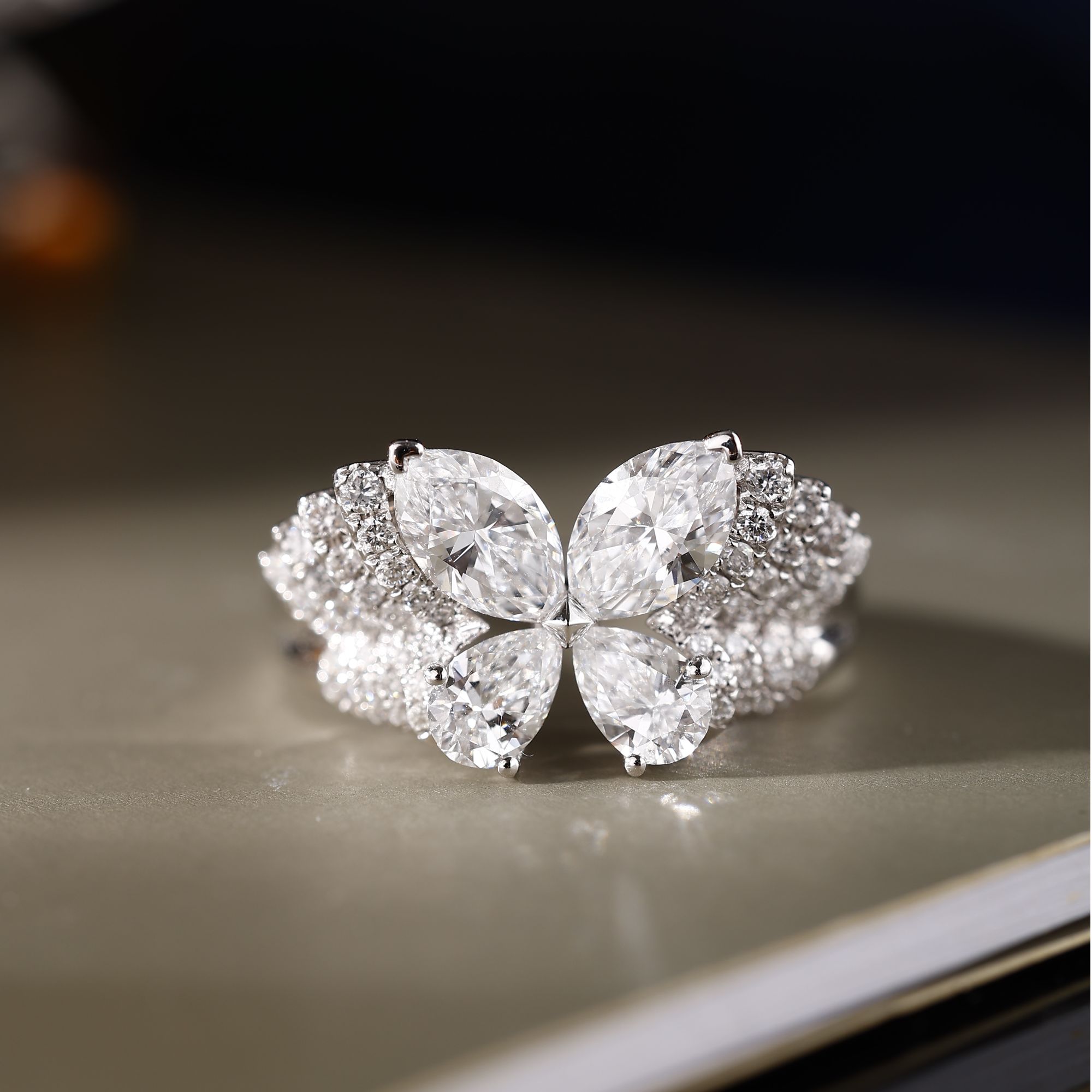 实验室培育钻石18K金幻影蝴蝶戒指 CZ (定制品质48小时鉴赏期)