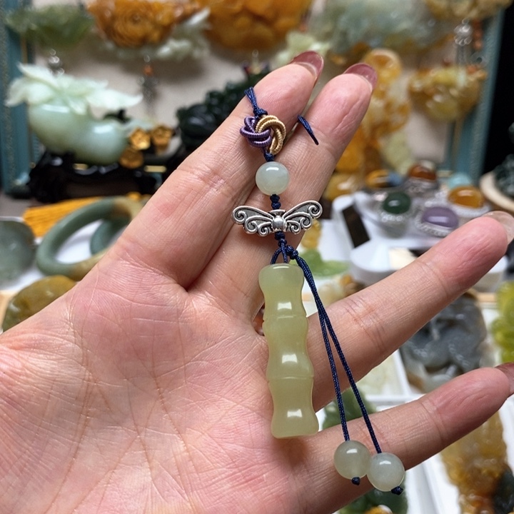 蛇纹石玉手机链未镶嵌