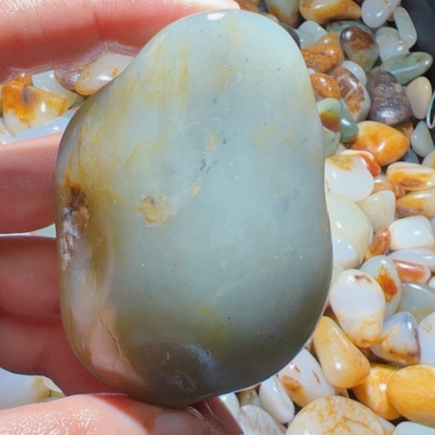 和田玉（糖玉）未镶嵌颈饰132克