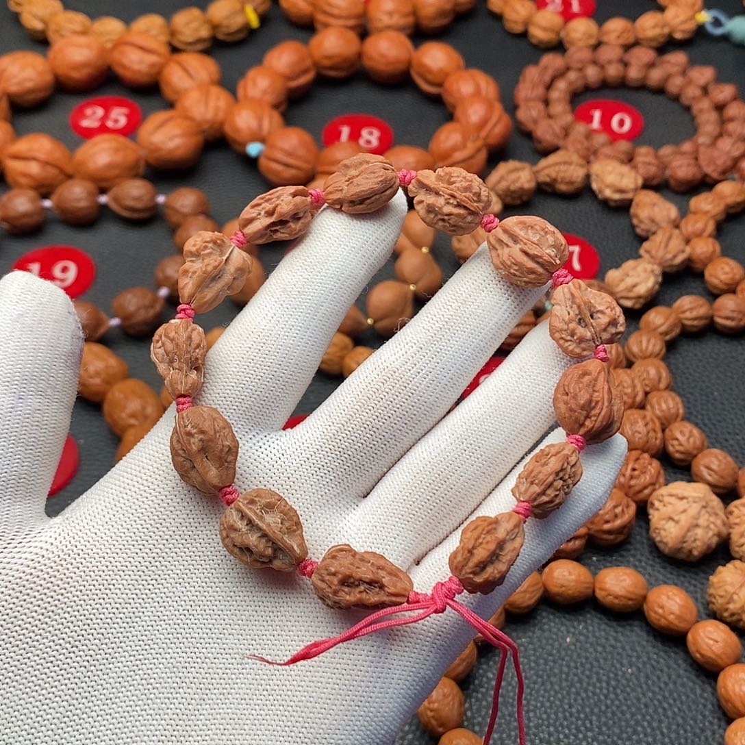 文玩核桃手串钱袋子