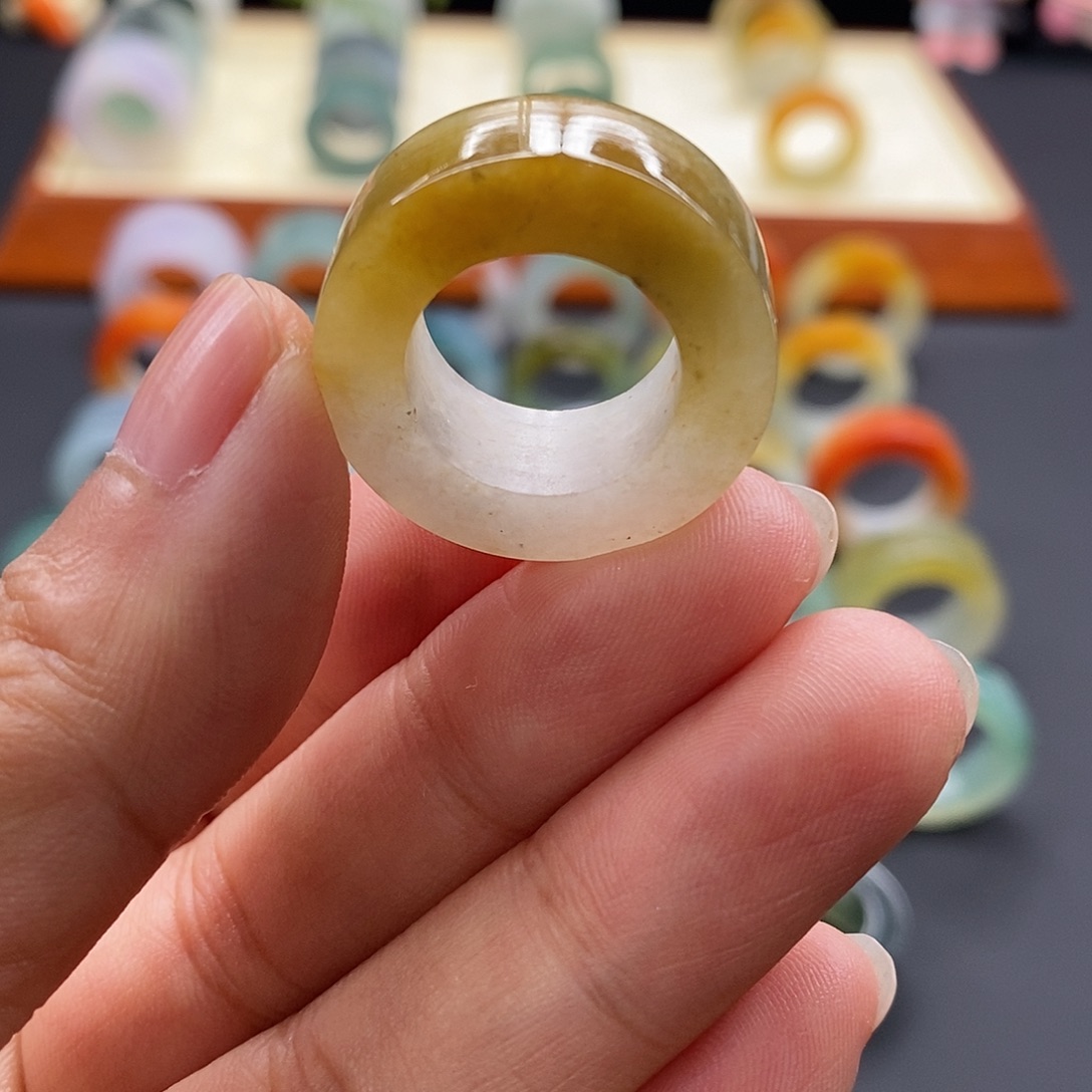 未镶嵌定制翡翠翡翠