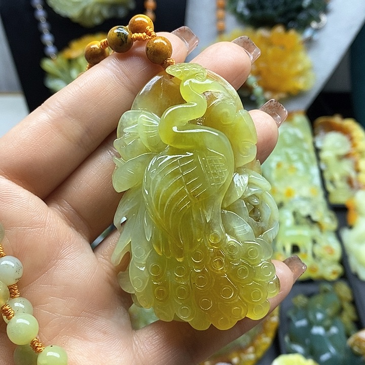 蛇纹石玉挂件未镶嵌
